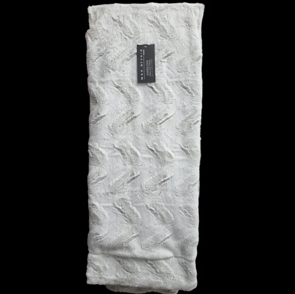 Max Studio Faux Fur Luxury Throw Blanket Decor Soft & Cozy Oversized 50"x70" New - Picture 12 of 12